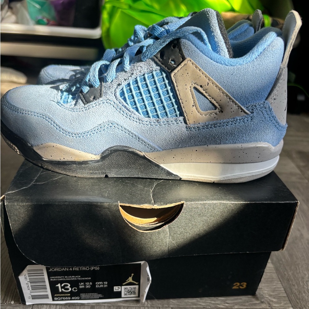 Jordan retro 4 University Blue